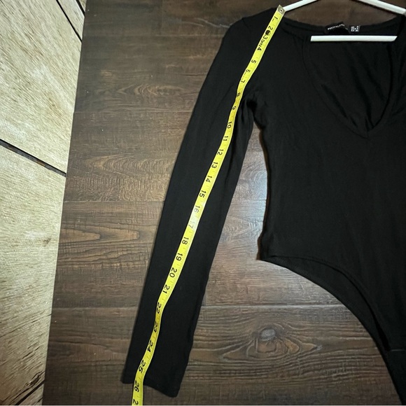 Long sleeve deep v neck bodysuit US 4 small Pretty Little Thing - Picture 3 of 5